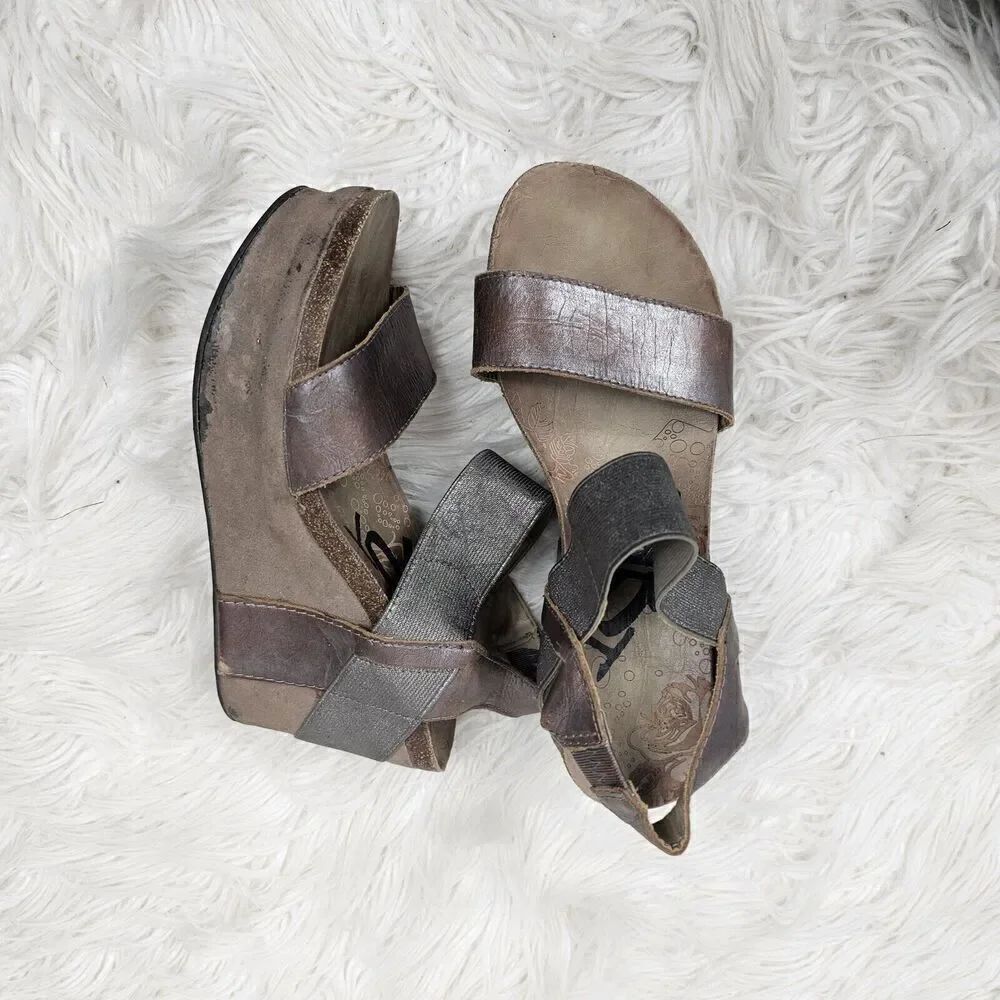 OTBT Bushnell Pewter Metallic Leather Platform Wedge Sandals Womens Shoe Sz 6M